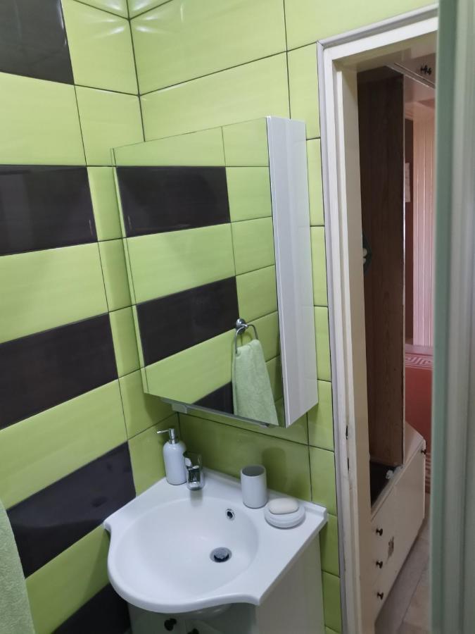 Apartmant Sandra - Big Terace And Free Parking Apartment Karlovac Bagian luar foto